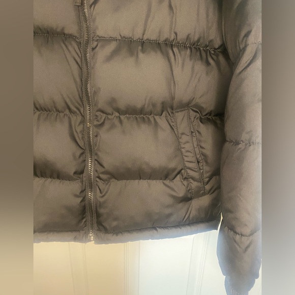 NWT Women’s Old Navy Black Puffer Jacket - Picture 6 of 11